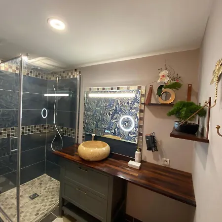 D'hote Maurice Bed & Breakfast 4*